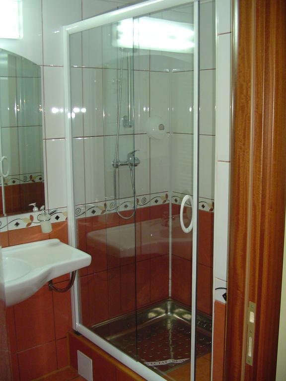 Hotel Europa Ploieşti Kamer foto